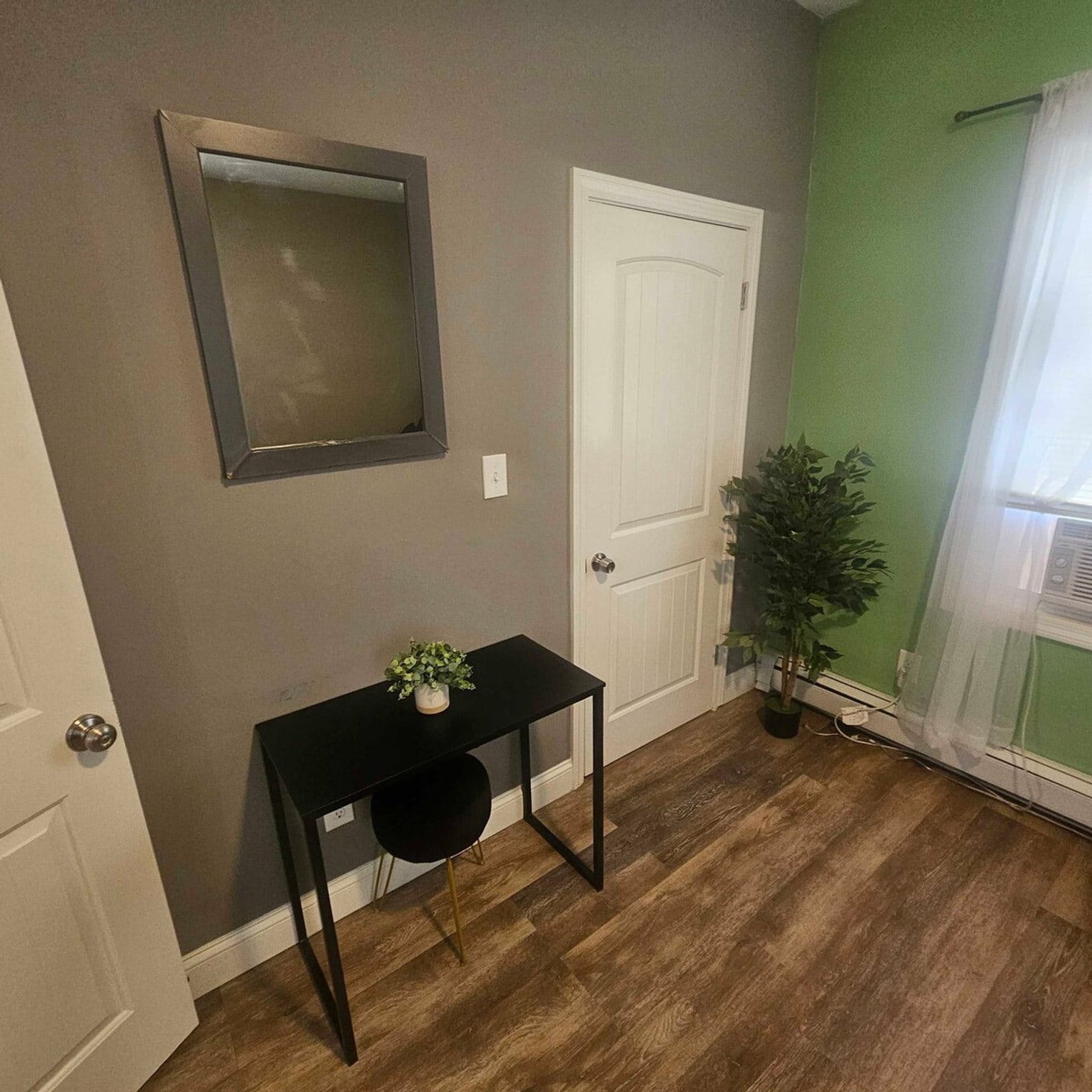 Building Photo - 23 Handy St