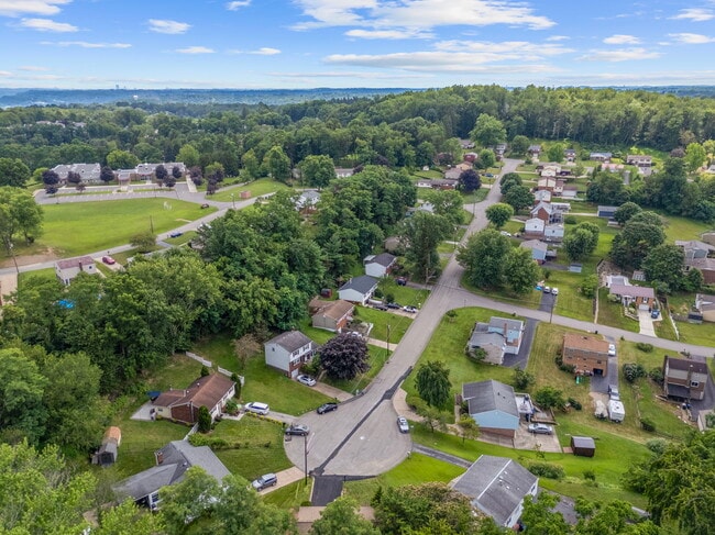 Building Photo - 224 Laura Lee Dr