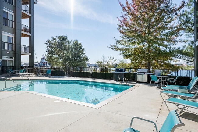 Building Photo - 4921 Pretty Lake Ave