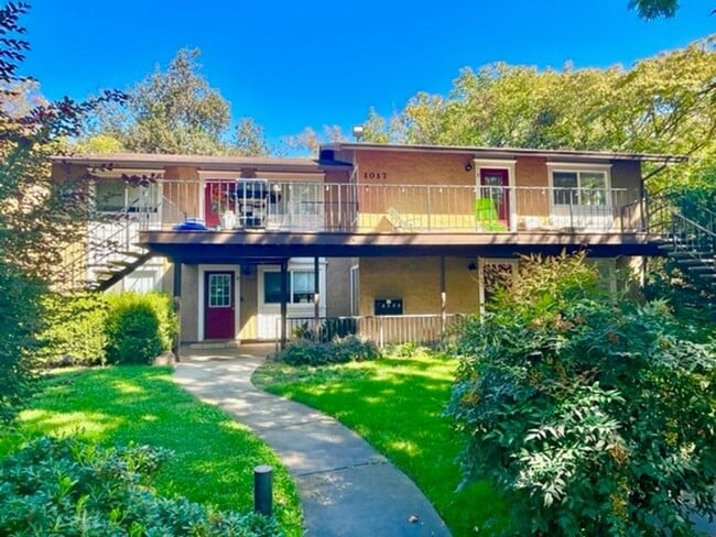 Primary Photo - **Pre-Leasing for Summer 2026** Great Ivy ...
