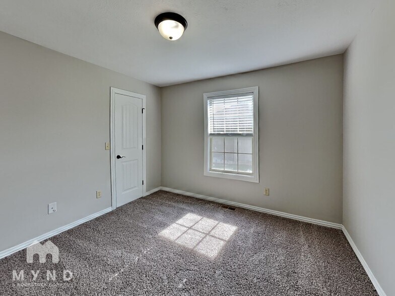 Building Photo - 5697 W Alexa Ln