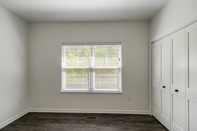 Building Photo - 1920 Edwards St