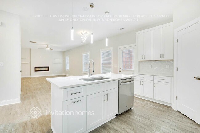 Building Photo - 280 Valley View Dr