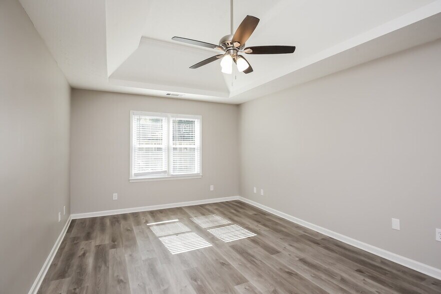 Building Photo - 1448 Christiana Dr