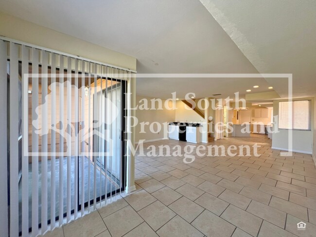 Building Photo - 707 Carpenters Way