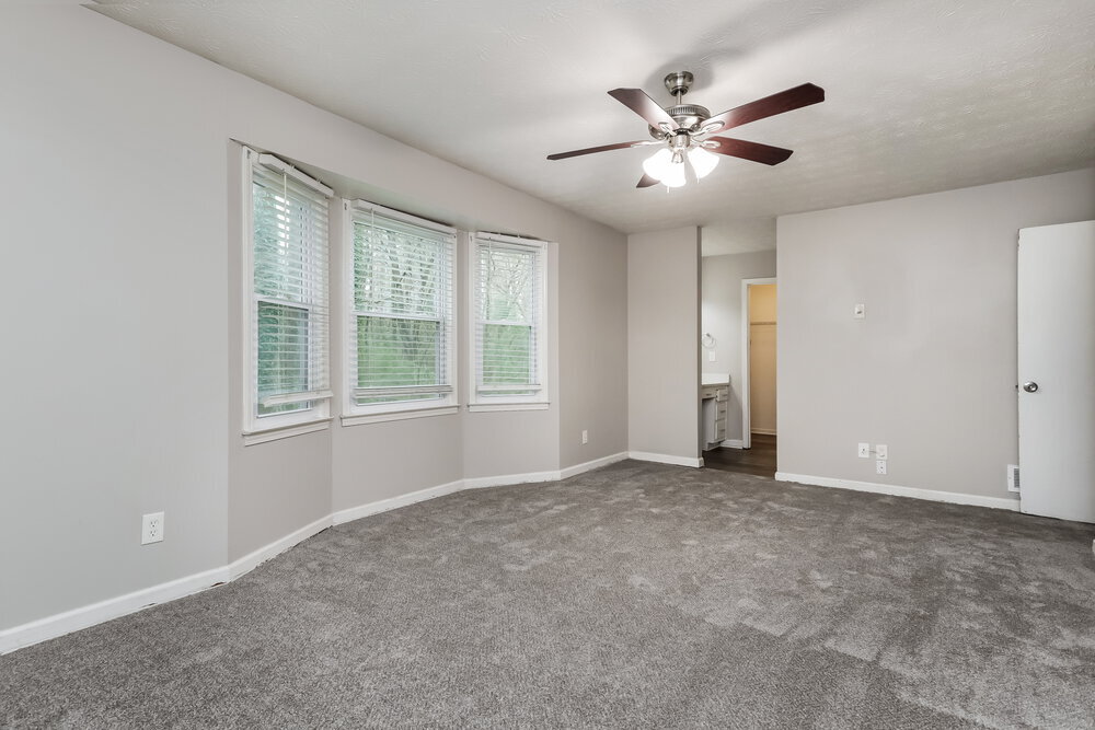 Building Photo - 661 Greenview Ave SE