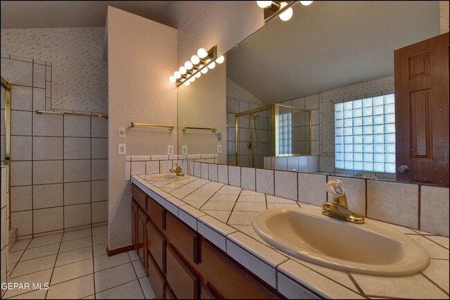 Building Photo - 6451 Loma De Cristo Dr