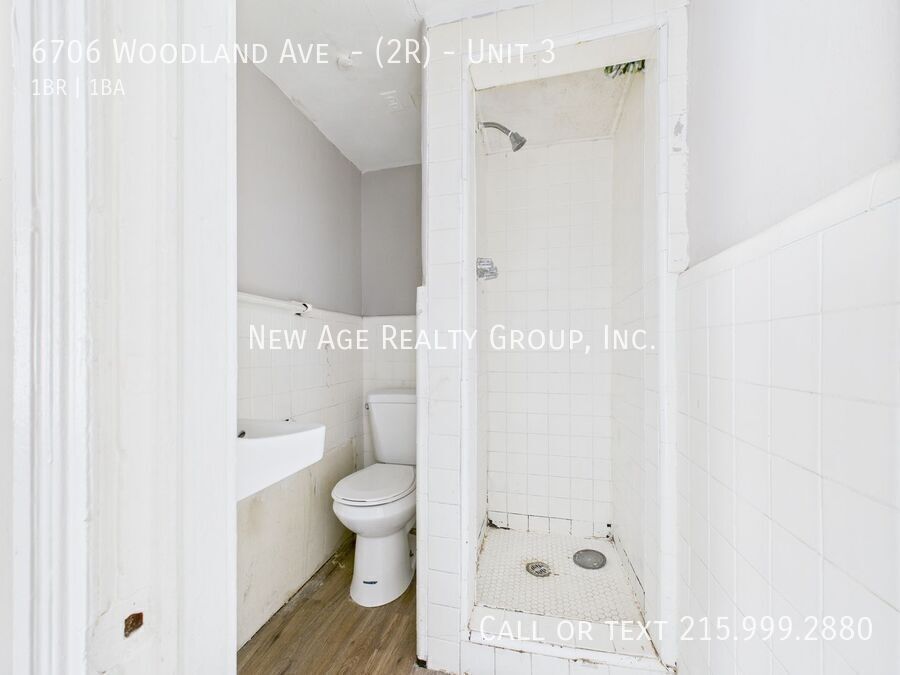 Building Photo - 6706 Woodland Ave