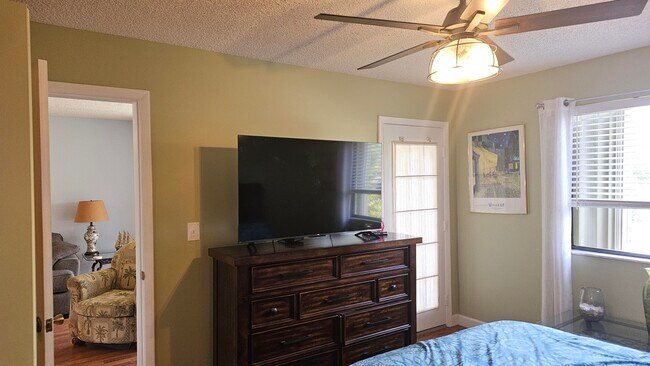 Building Photo - 3138 Via Poinciana