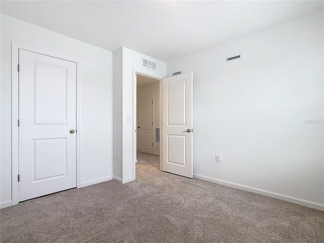 Building Photo - 3270 Vesara Dr