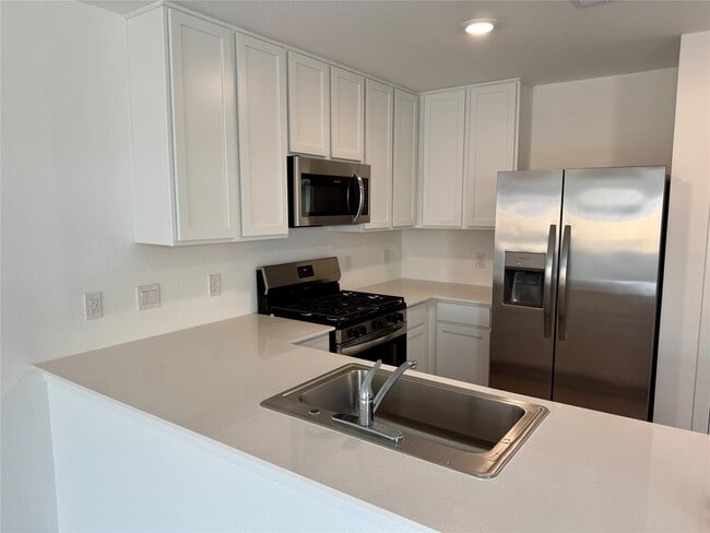 Building Photo - 9019 Rose Pelican Ln