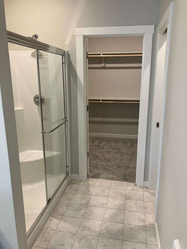 Building Photo - Large Three Bedroom Home in Sustainable South Salem Community