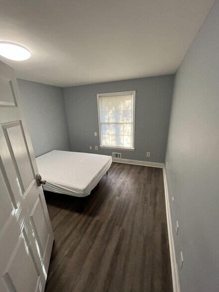 Building Photo - 1720 Danrich Dr