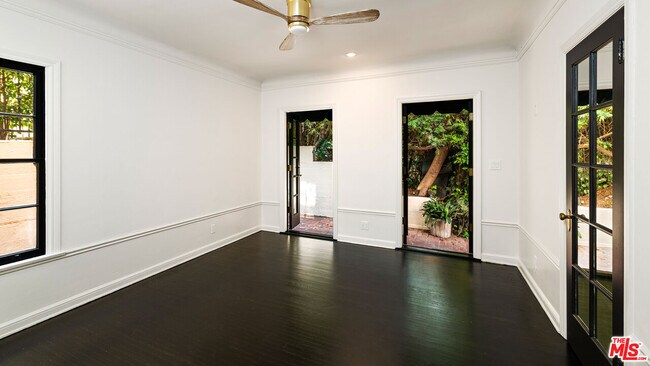 Building Photo - 1954 Hillcrest Rd