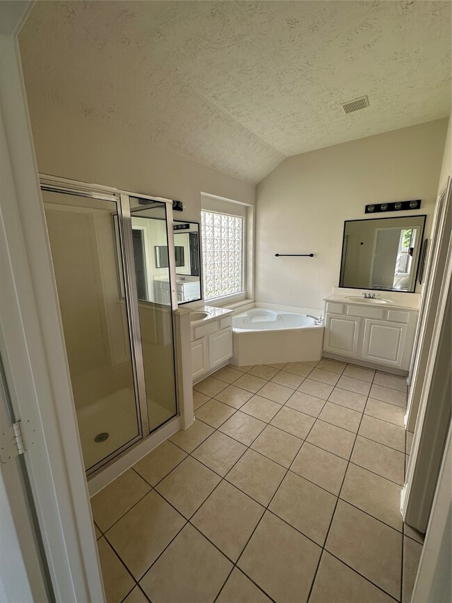 Building Photo - 13603 Short Brook Ln