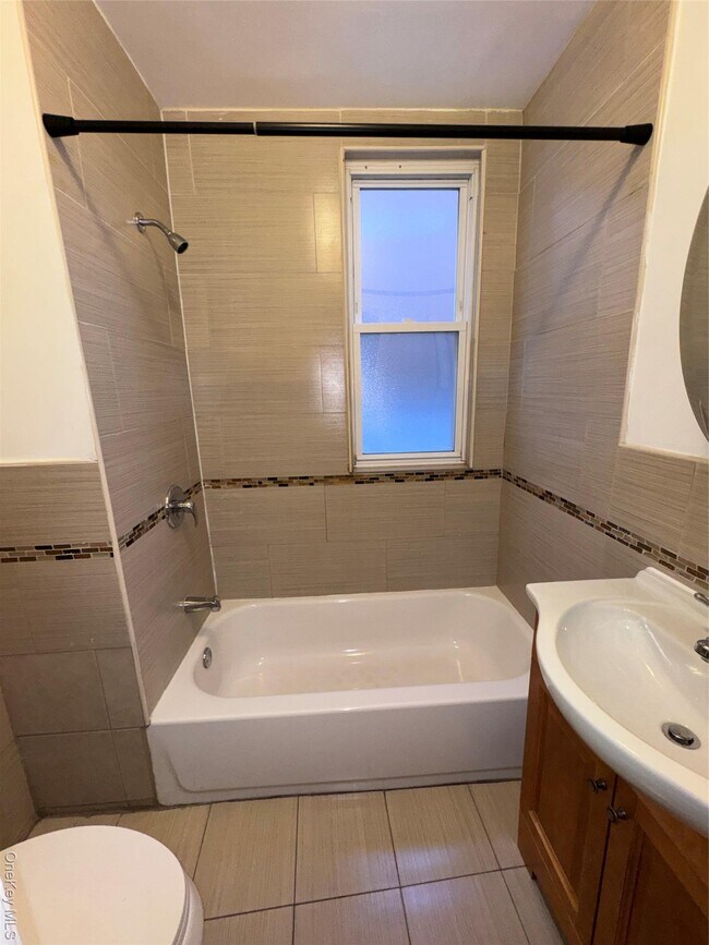 Building Photo - 3951 De Reimer Ave