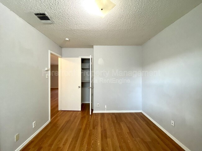 Building Photo - 5225 Meadow Field