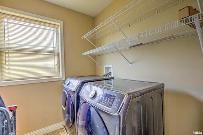 Building Photo - 2708 W Sesame St