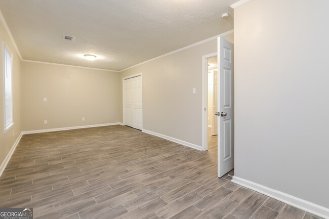 Building Photo - 2246 Camden Ct