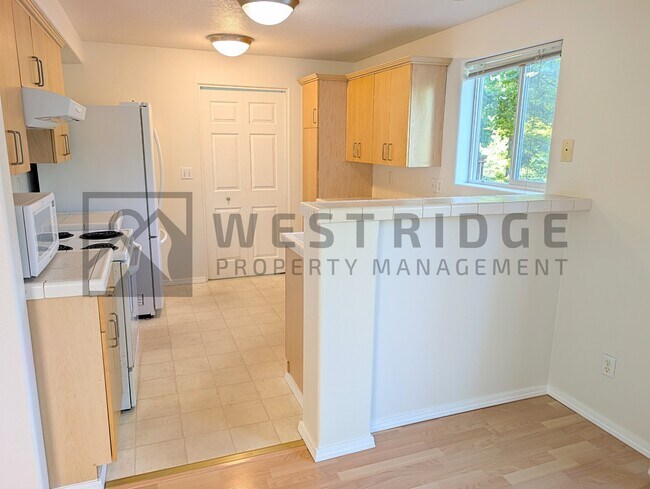 Building Photo - 519 SW 207th Ave