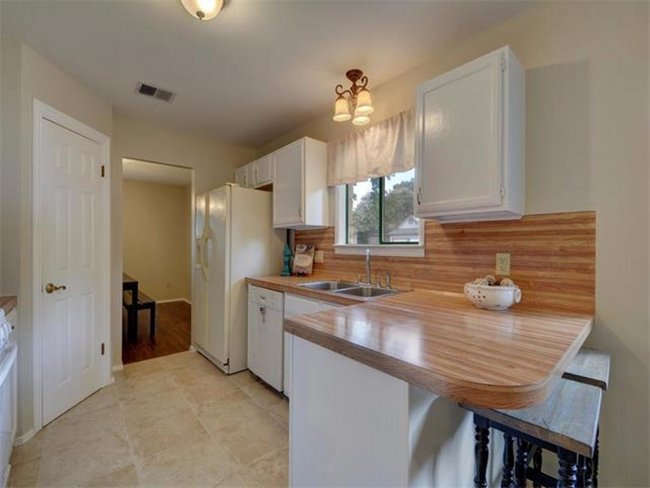 Building Photo - 7601 Hawkeye Dr