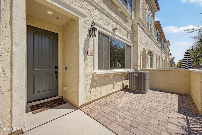 Building Photo - 1917 E Hampton Ln