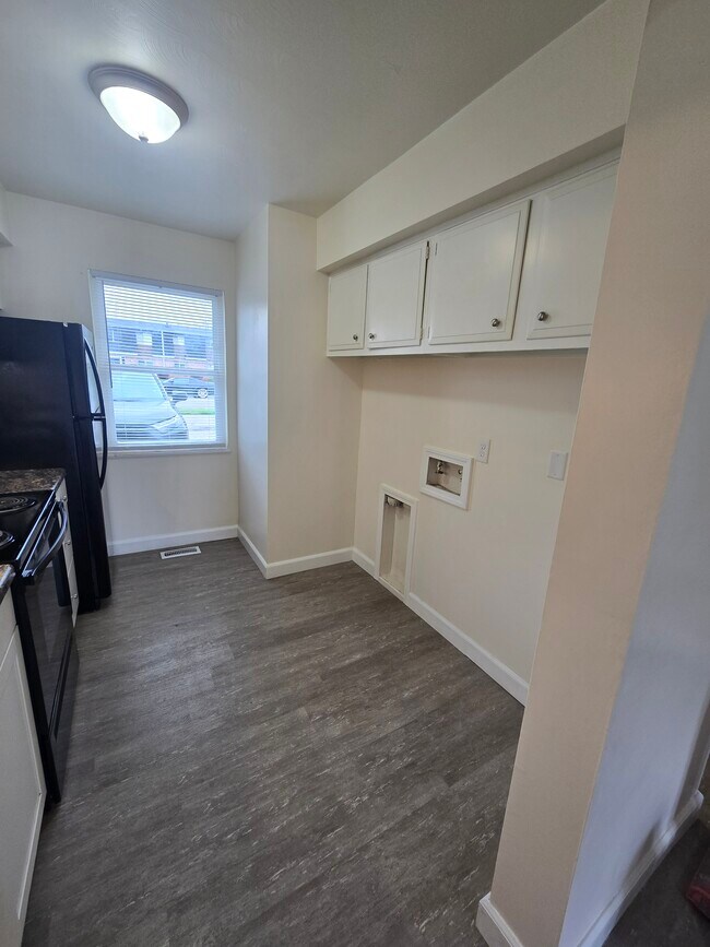 Building Photo - 104 Poplin Pl