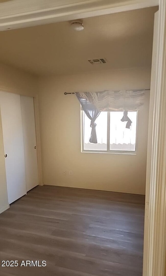 Building Photo - 914 E Monterey St