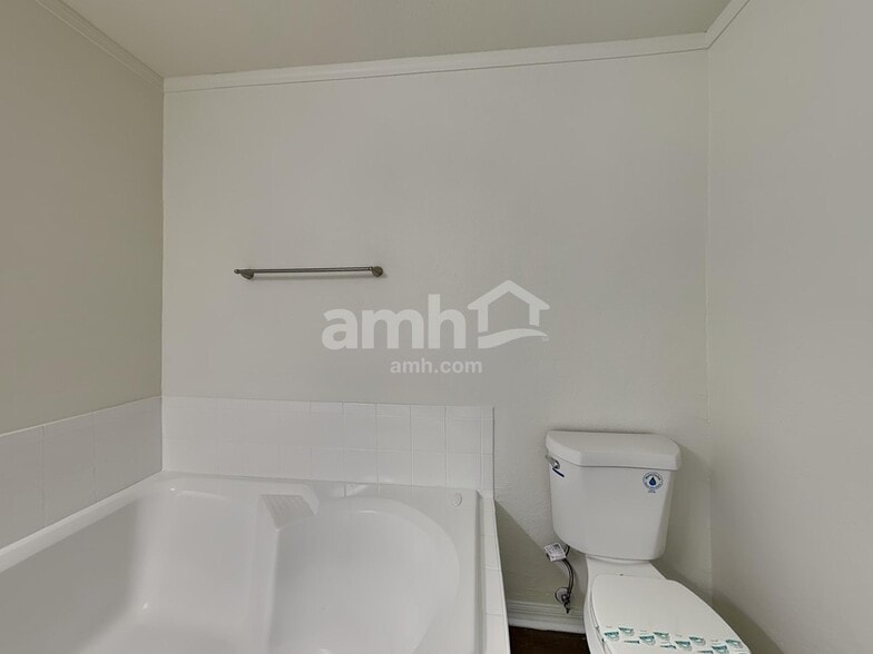 Building Photo - 4208 Settlers Ct