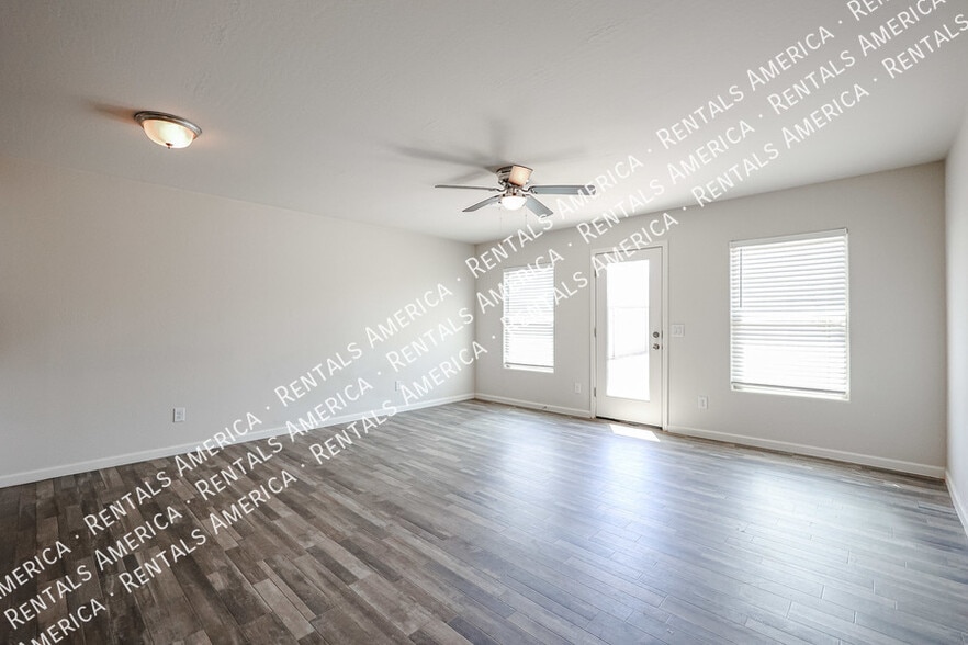 Building Photo - 123 E Bobcat Pl