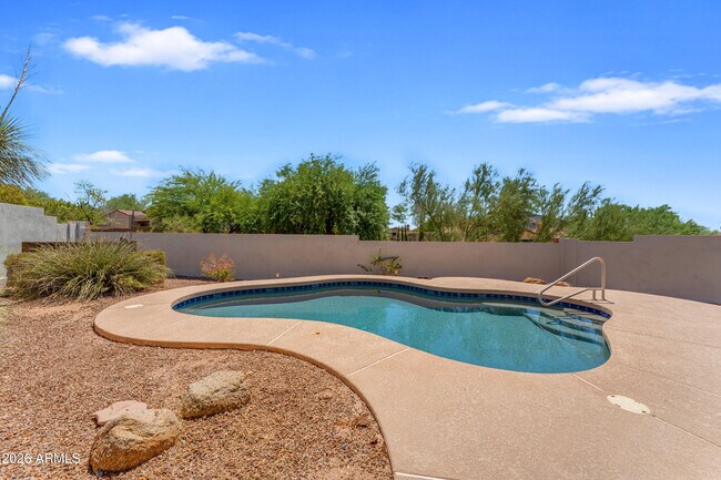 Building Photo - 13867 E Paradise Ln