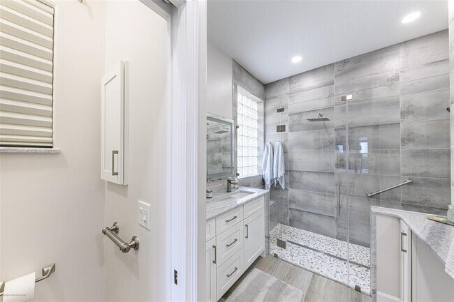 Building Photo - 3209 Sunset Key Cir
