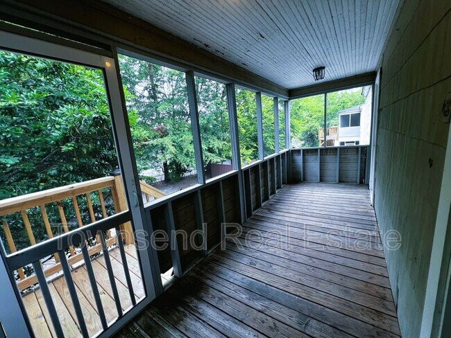 Building Photo - 217 N Virginia Ave