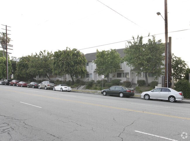 Building Photo - 4934 Coldwater Canyon Ave