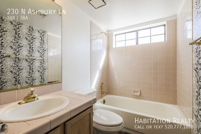 Building Photo - 230 N Ashbury Ln