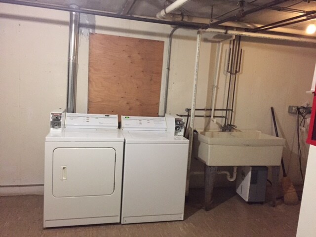 Shared Laundry - 5405 Chateau Dr