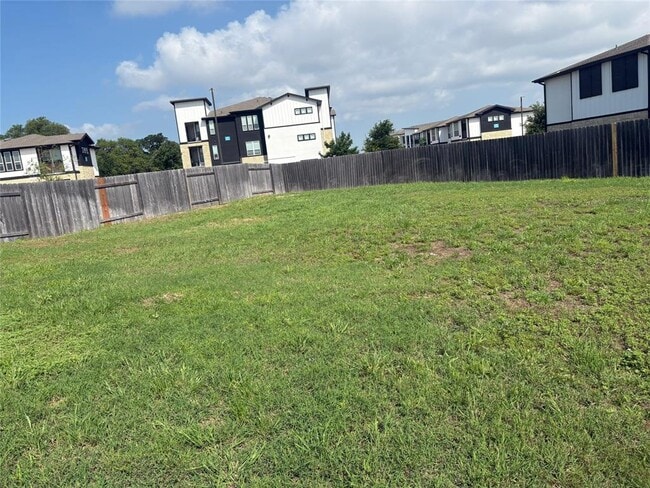 Building Photo - 228 Gabriels Bluff Dr