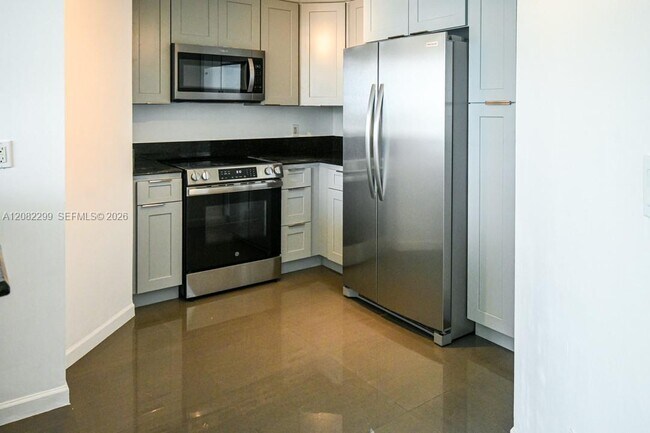 Building Photo - 7900 Harbor Island Dr