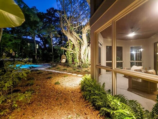 Building Photo - 2330 Overbrook St