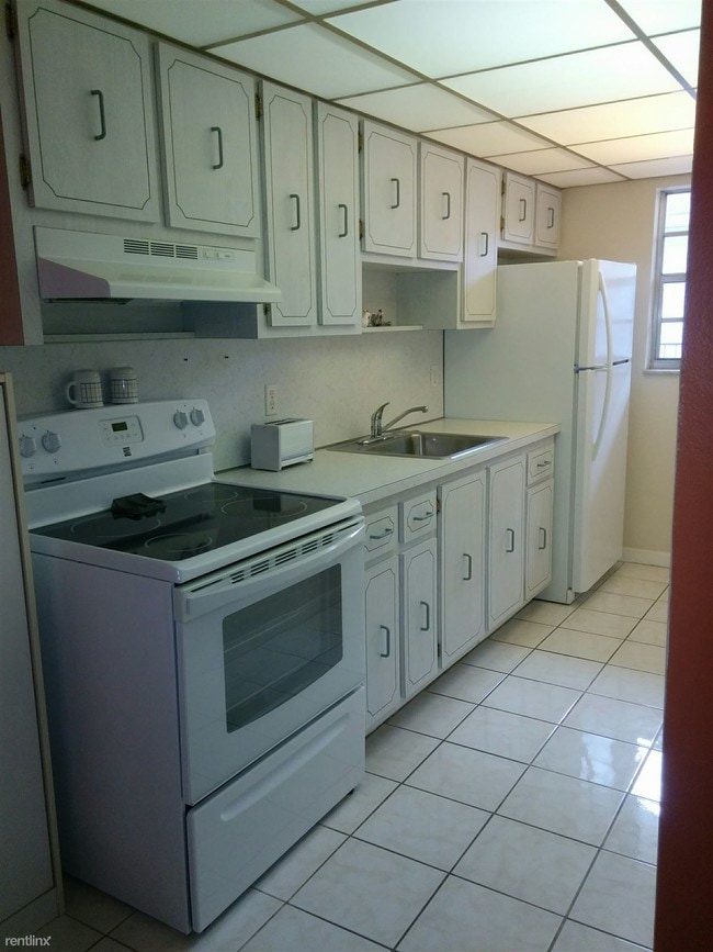 Building Photo - 1 br, 1 bath Condo - Star Paradise