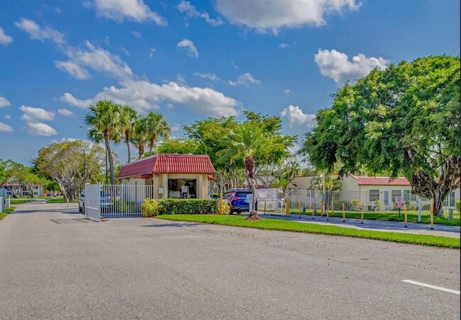Building Photo - 157 Lake Anne Dr