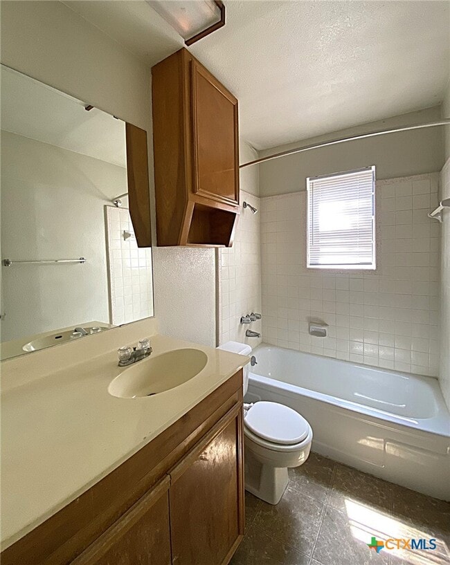 Building Photo - 1312 W Avenue D