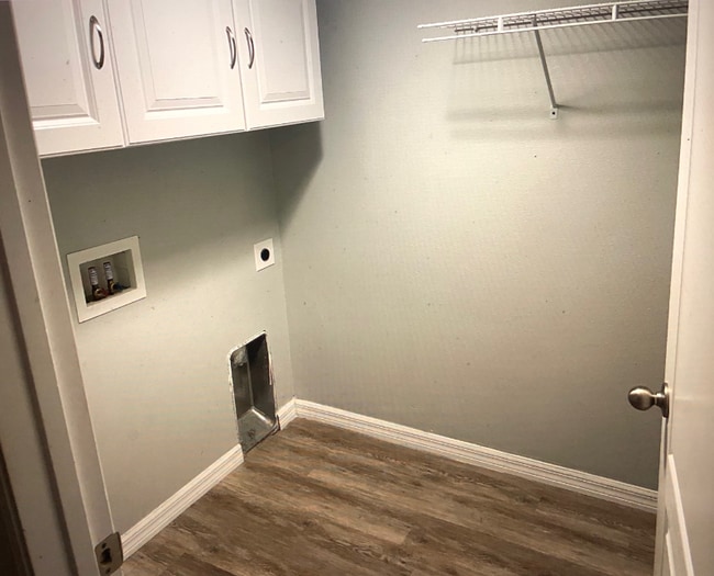 Building Photo - 15450 Trinity Fall Way