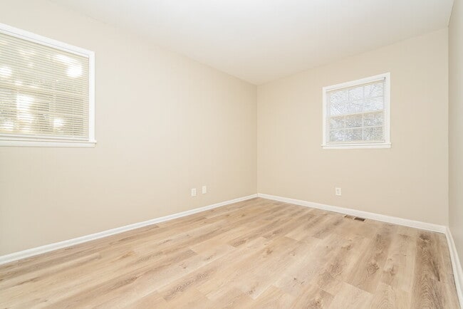 Building Photo - 367 Lady Guinevere Way