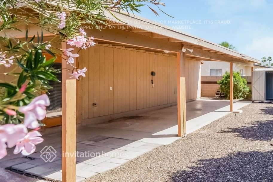 Building Photo - 437 W 5th Ave