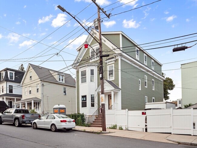 Building Photo - 206 Byron St
