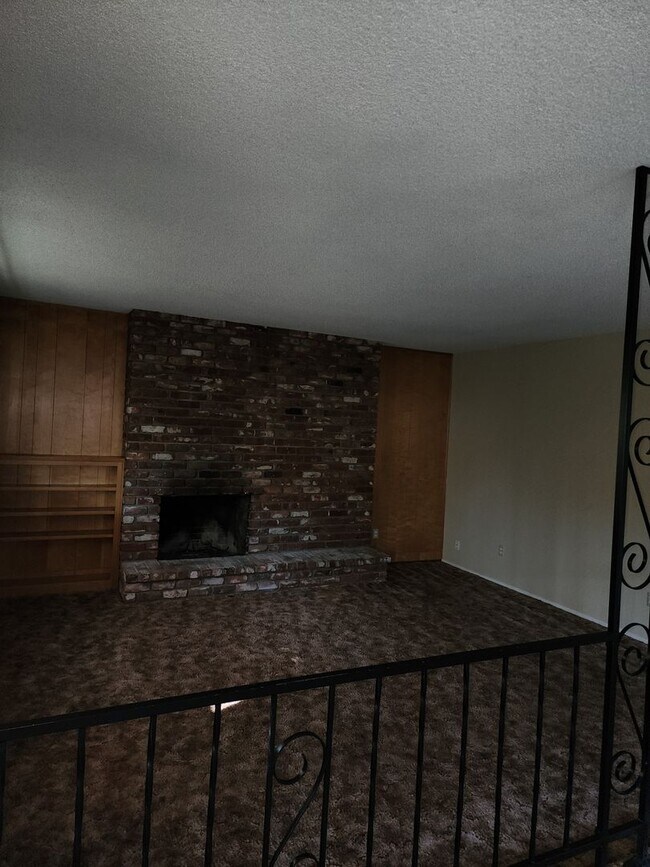 Building Photo - K1329-1331RA