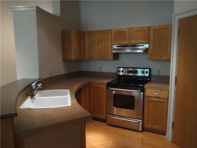 Building Photo - 1 Bedroom Apartment Near Magnolia Area