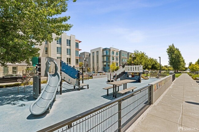 Building Photo - 52 Innes Ct