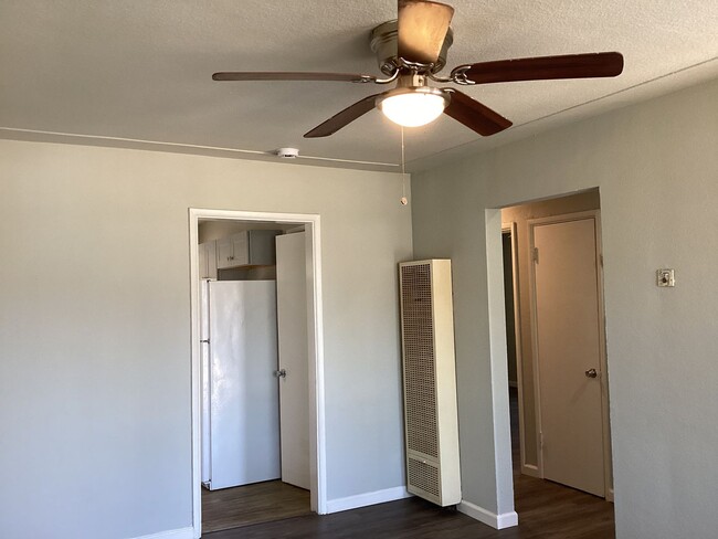 Building Photo - REMODELED!!!